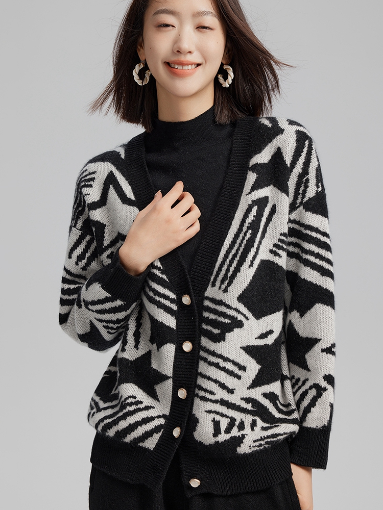 Women Cashmere Star Shape Jaquard V-neck Cardigan